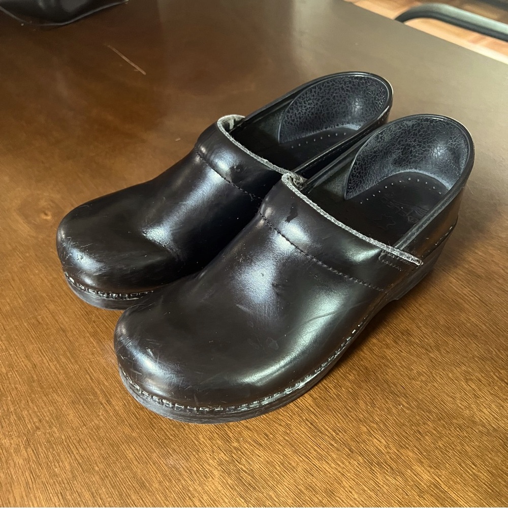 Dansko Men’s Professional Solid Black Clogs Narro… - image 3